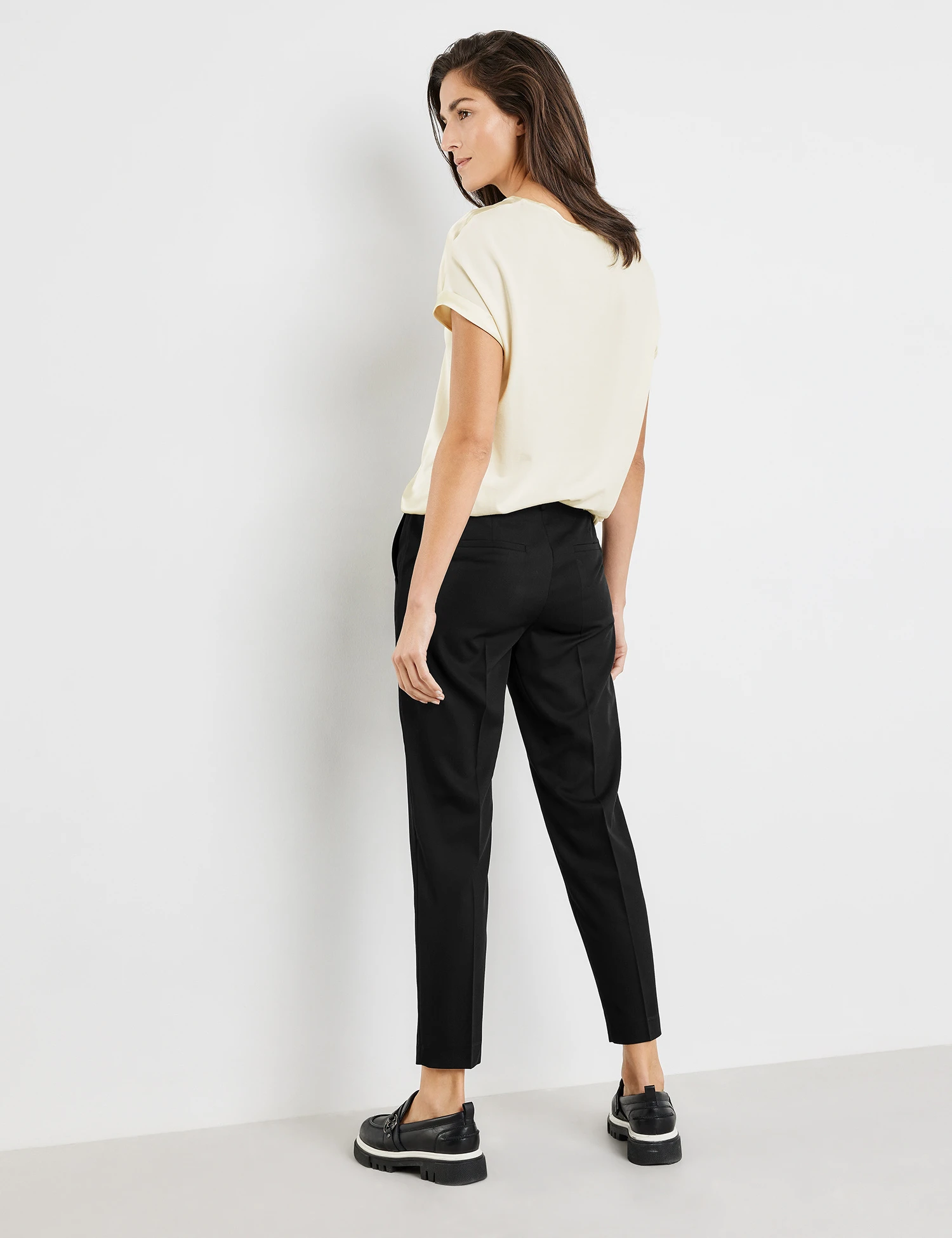 Gerry Weber 7/8 Hose Mit Bügelfalten 6 Gerry Weber 7/8 Hose Mit Bügelfalten – Bild 6