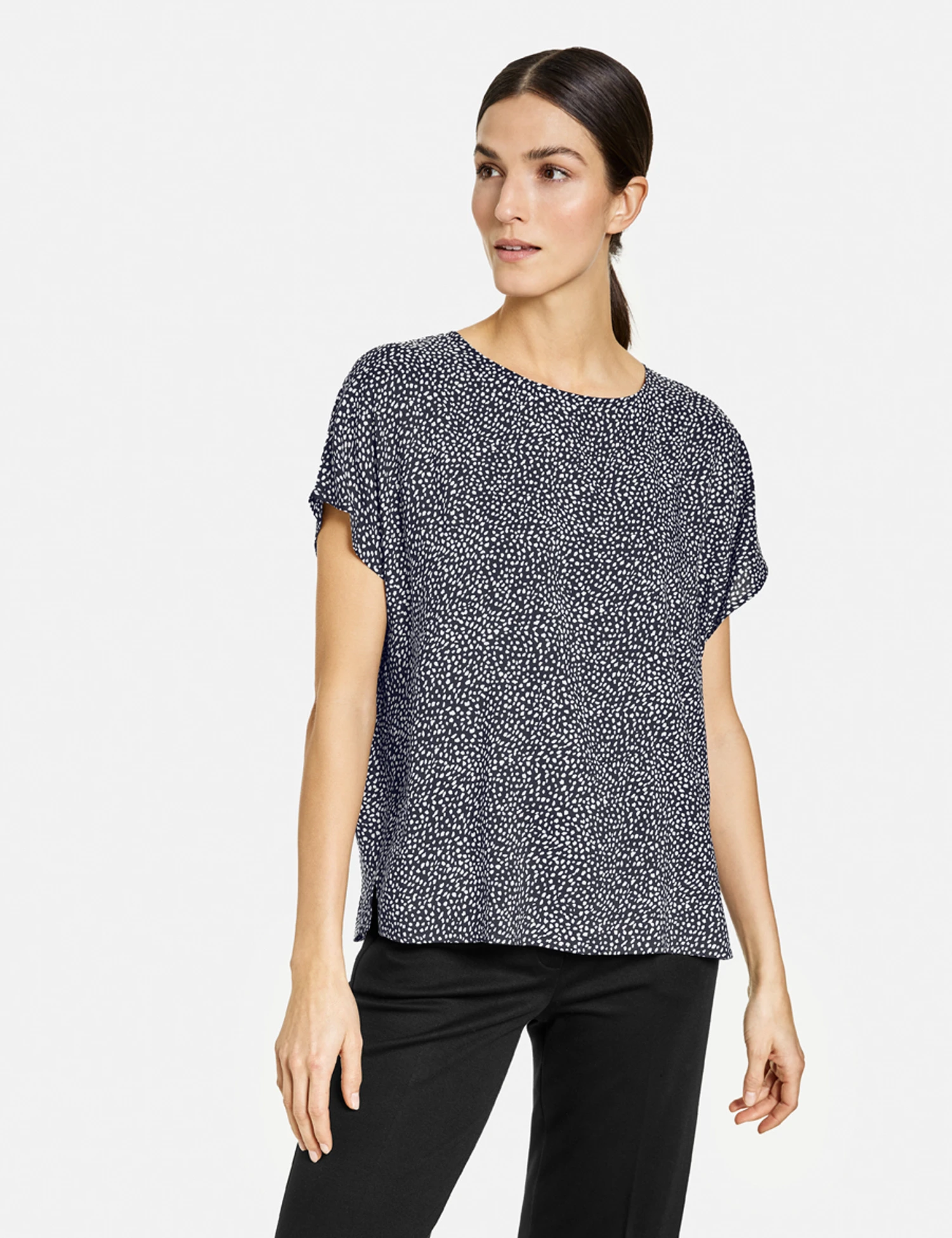 Gerry Weber Blusenshirt Mit Minimalmuster EcoVero 8 Gerry Weber Blusenshirt Mit Minimalmuster EcoVero – Bild 8