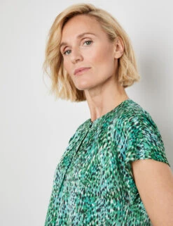 Gerry Weber Fließendes Blusenshirt Mit Allover-Print -Gerry Stil Geschaft fliessendes blusenshirt mit allover print 100
