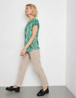 Gerry Weber Fließendes Blusenshirt Mit Allover-Print -Gerry Stil Geschaft fliessendes blusenshirt mit allover print 102