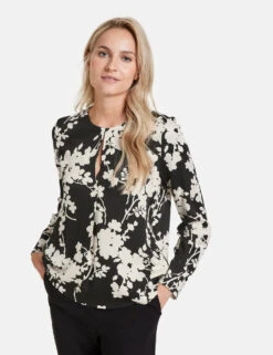 Taifun Floral Gemusterte Langarmbluse Mit Aufspringender Falte -Gerry Stil Geschaft floral gemusterte langarmbluse mit aufspringender falte 01