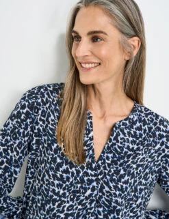 Gerry Weber Gemusterte Bluse Mit Falte Am Vorderteil 10 Gerry Weber Gemusterte Bluse Mit Falte Am Vorderteil -Gerry Stil Geschaft gemusterte bluse mit falte am vorderteil 100