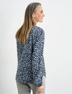 Gerry Weber Gemusterte Bluse Mit Falte Am Vorderteil 12 Gerry Weber Gemusterte Bluse Mit Falte Am Vorderteil -Gerry Stil Geschaft gemusterte bluse mit falte am vorderteil 104