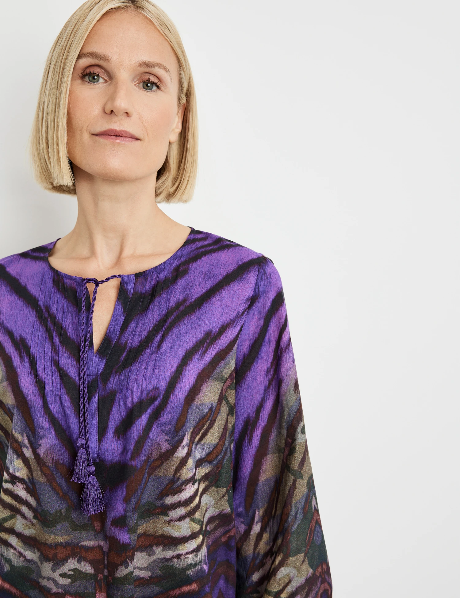 Gerry Weber Gemusterte Longbluse Mit Biesen 4 Gerry Weber Gemusterte Longbluse Mit Biesen – Bild 4