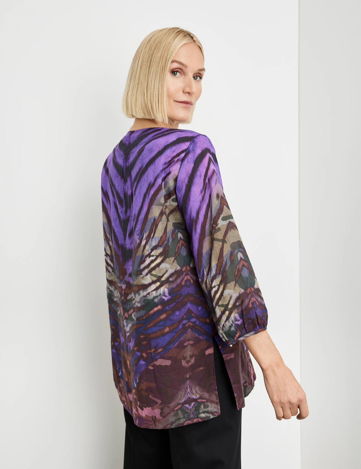 Gerry Weber Gemusterte Longbluse Mit Biesen 6 Gerry Weber Gemusterte Longbluse Mit Biesen – Bild 6