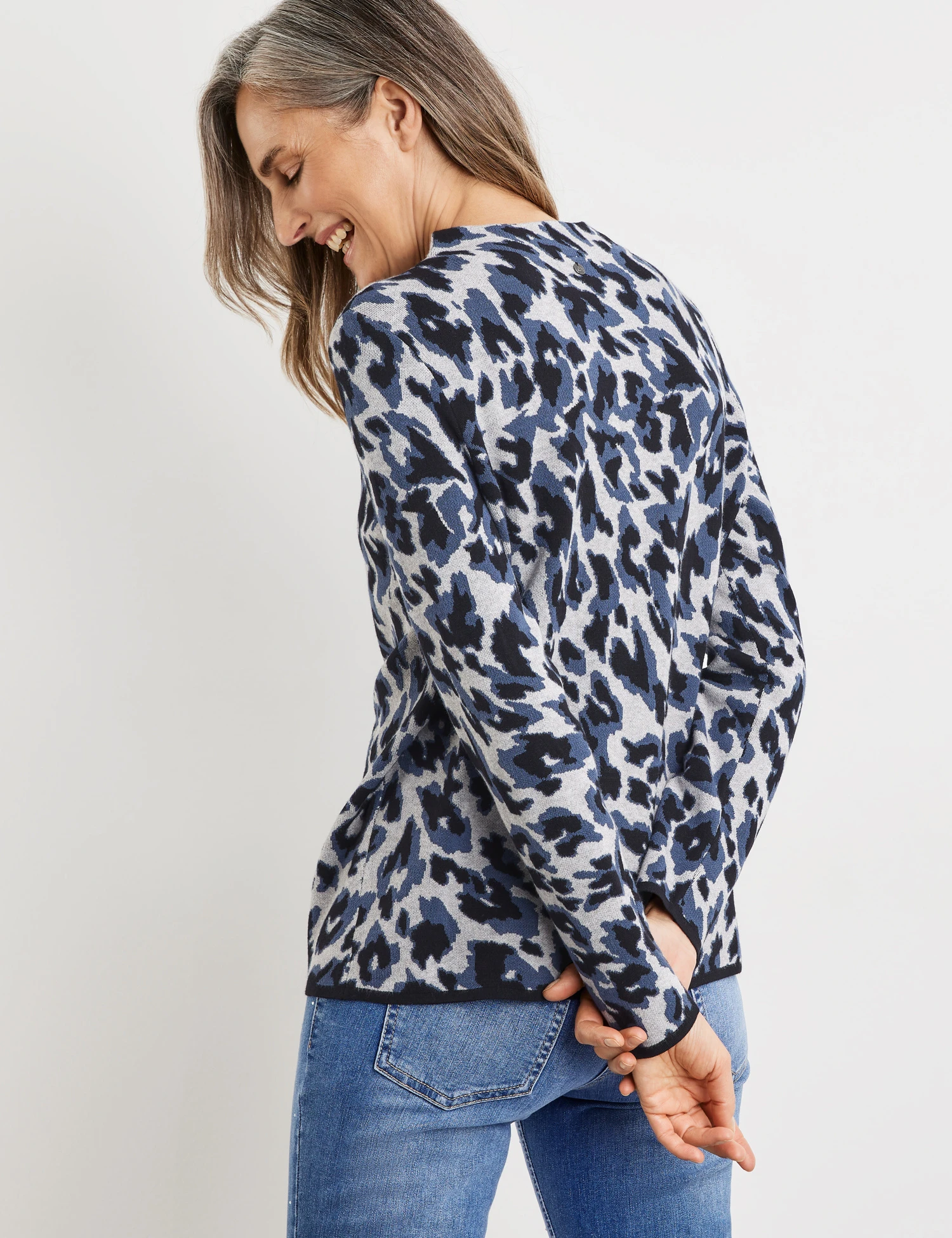 Gerry Weber Gemusterter Pullover Mit Kurzem Stehkragen 6 Gerry Weber Gemusterter Pullover Mit Kurzem Stehkragen – Bild 6