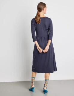 Taifun Gemustertes Jerseykleid Mit Wickeloptik -Gerry Stil Geschaft gemustertes jerseykleid mit wickeloptik 104