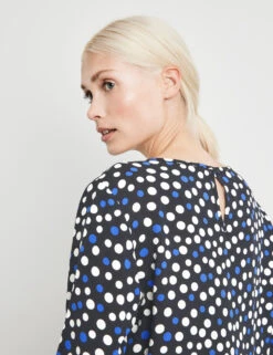 Taifun Gepunktetes Blusenshirt Mit Elastischem Ärmelsaum -Gerry Stil Geschaft gepunktetes blusenshirt mit elastischem aermelsaum 100