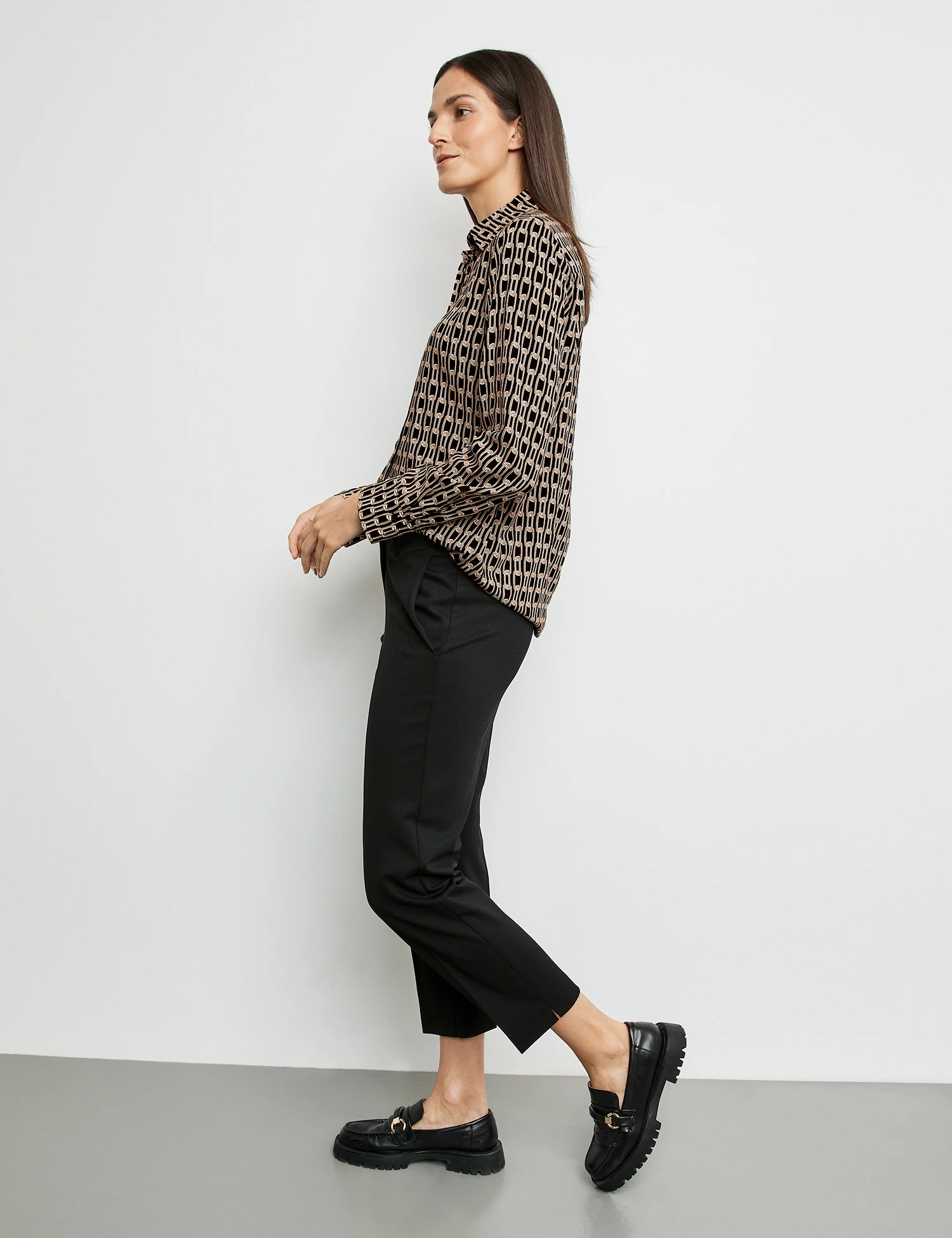 Gerry Weber Klassische 7/8 Hose Mit Saumschlitzen 5 Gerry Weber Klassische 7/8 Hose Mit Saumschlitzen – Bild 5