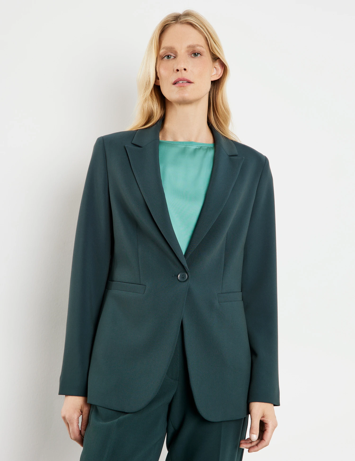 Gerry Weber Klassischer Blazer Mit Bewegungsschlitz 1 Gerry Weber Klassischer Blazer Mit Bewegungsschlitz