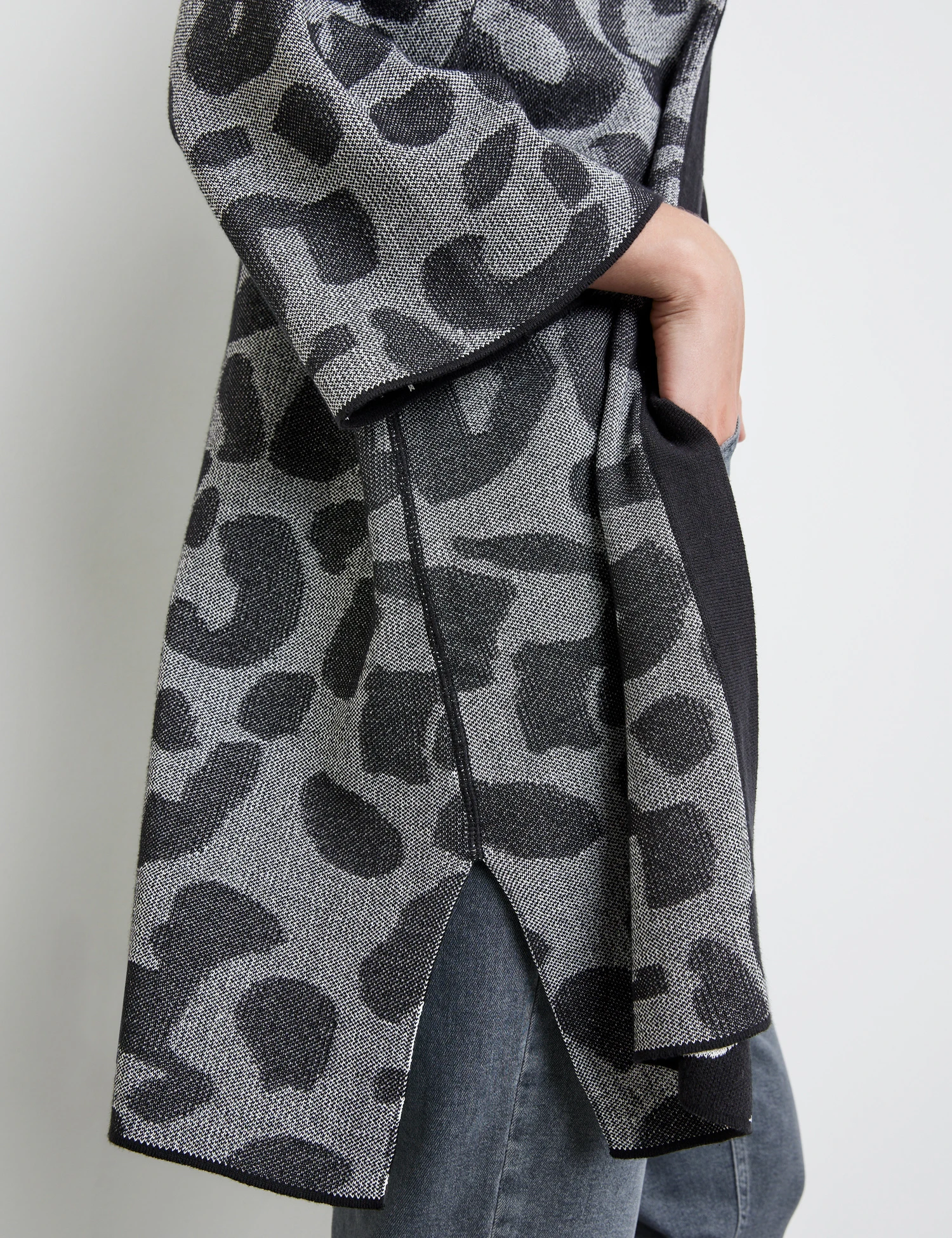 Taifun Lange Strickjacke Mit Wendefunktion 4 Taifun Lange Strickjacke Mit Wendefunktion – Bild 4