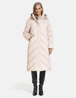 Gerry Weber Langer Steppmantel Mit Geknöpften Seitenschlitzen -Gerry Stil Geschaft langer steppmantel mit geknoepften seitenschlitzen 01