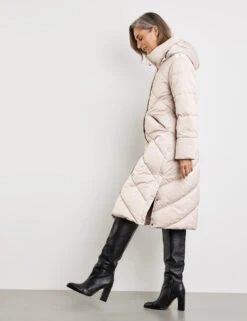 Gerry Weber Langer Steppmantel Mit Geknöpften Seitenschlitzen -Gerry Stil Geschaft langer steppmantel mit geknoepften seitenschlitzen 102