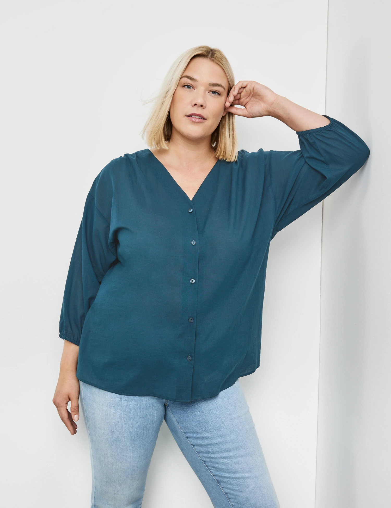 Leichte Baumwollbluse Mit 3/4 Ärmeln 1 Leichte Baumwollbluse Mit 3/4 Ärmeln