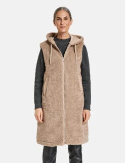 Gerry Weber Longweste Mit Kapuze Und Material-Patch -Gerry Stil Geschaft longweste mit kapuze und material patch 01