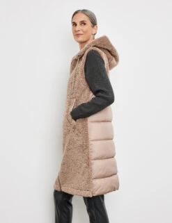 Gerry Weber Longweste Mit Kapuze Und Material-Patch -Gerry Stil Geschaft longweste mit kapuze und material patch 102