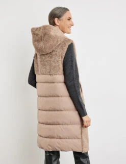 Gerry Weber Longweste Mit Kapuze Und Material-Patch -Gerry Stil Geschaft longweste mit kapuze und material patch 104