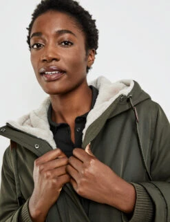 Gerry Weber Mantel Mit Taillen-Tunnelband Und Kunstfell-Besatz -Gerry Stil Geschaft mantel mit taillen tunnelband und kunstfell besatz 100