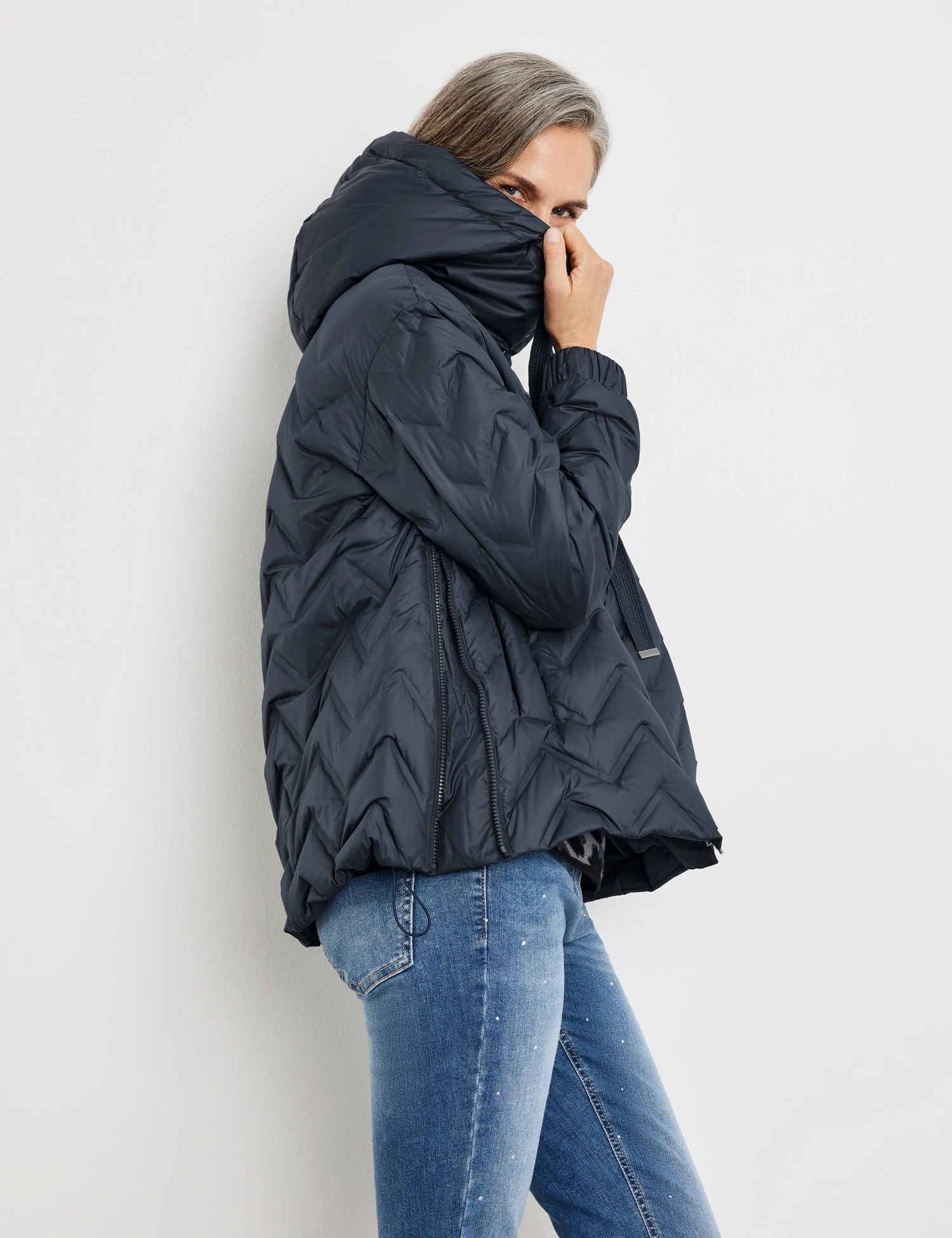 Gerry Weber Outdoorjacke Mit Seitlichen Zippern 5 Gerry Weber Outdoorjacke Mit Seitlichen Zippern – Bild 5