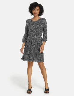 Taifun Plisseekleid Mit Paillettenzier -Gerry Stil Geschaft plisseekleid mit paillettenzier 01