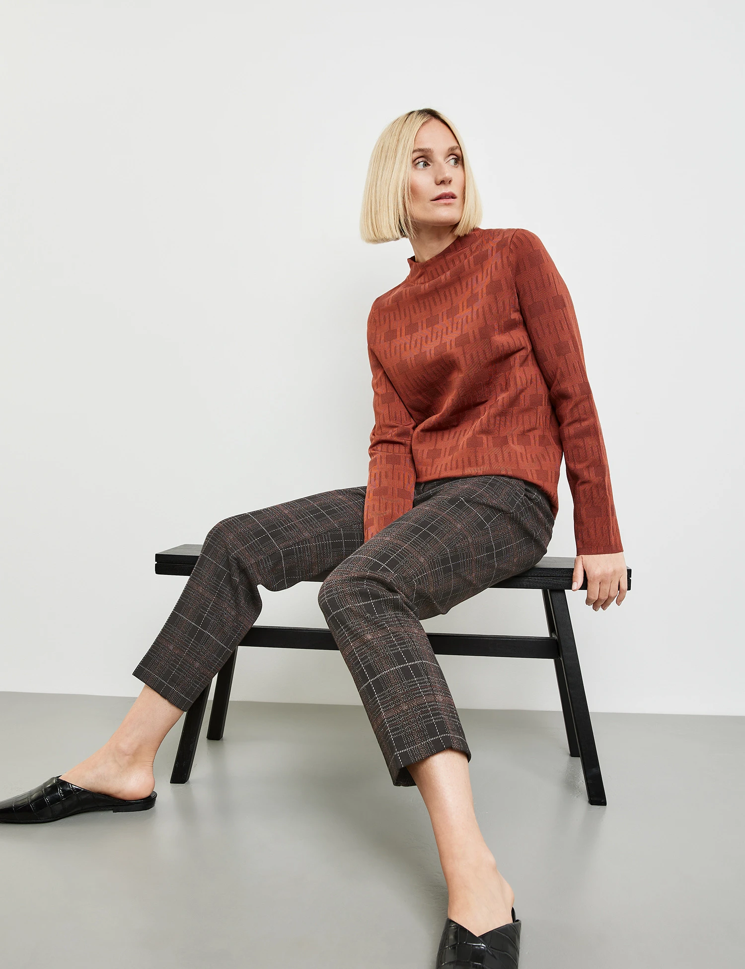 Gerry Weber Pullover Mit Kurzem Stehkragen Und Jacquard-Muster 5 Gerry Weber Pullover Mit Kurzem Stehkragen Und Jacquard-Muster – Bild 5