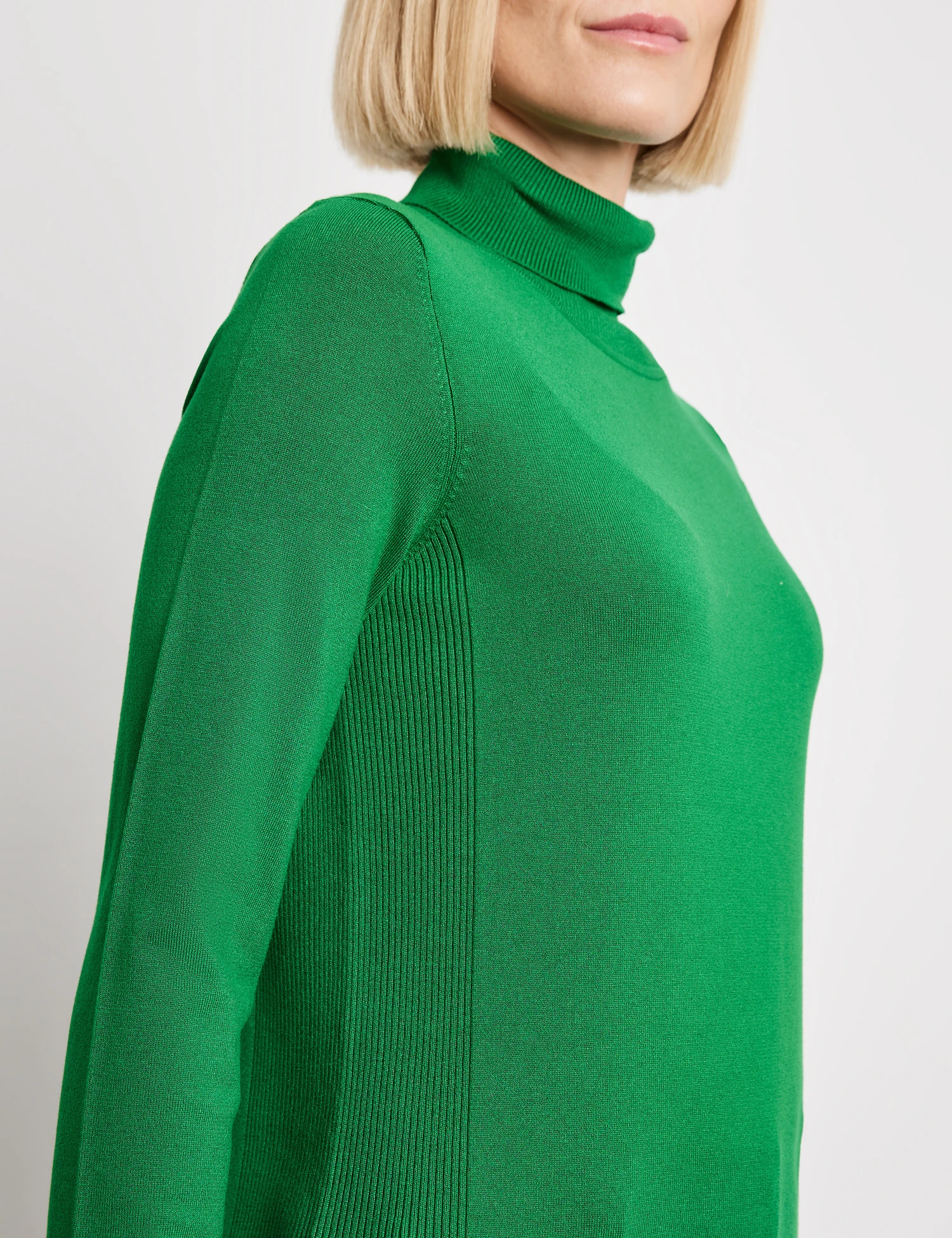 Gerry Weber Schlichter Rollkragenpullover Mit Rippstrick-Details 4 Gerry Weber Schlichter Rollkragenpullover Mit Rippstrick-Details – Bild 4