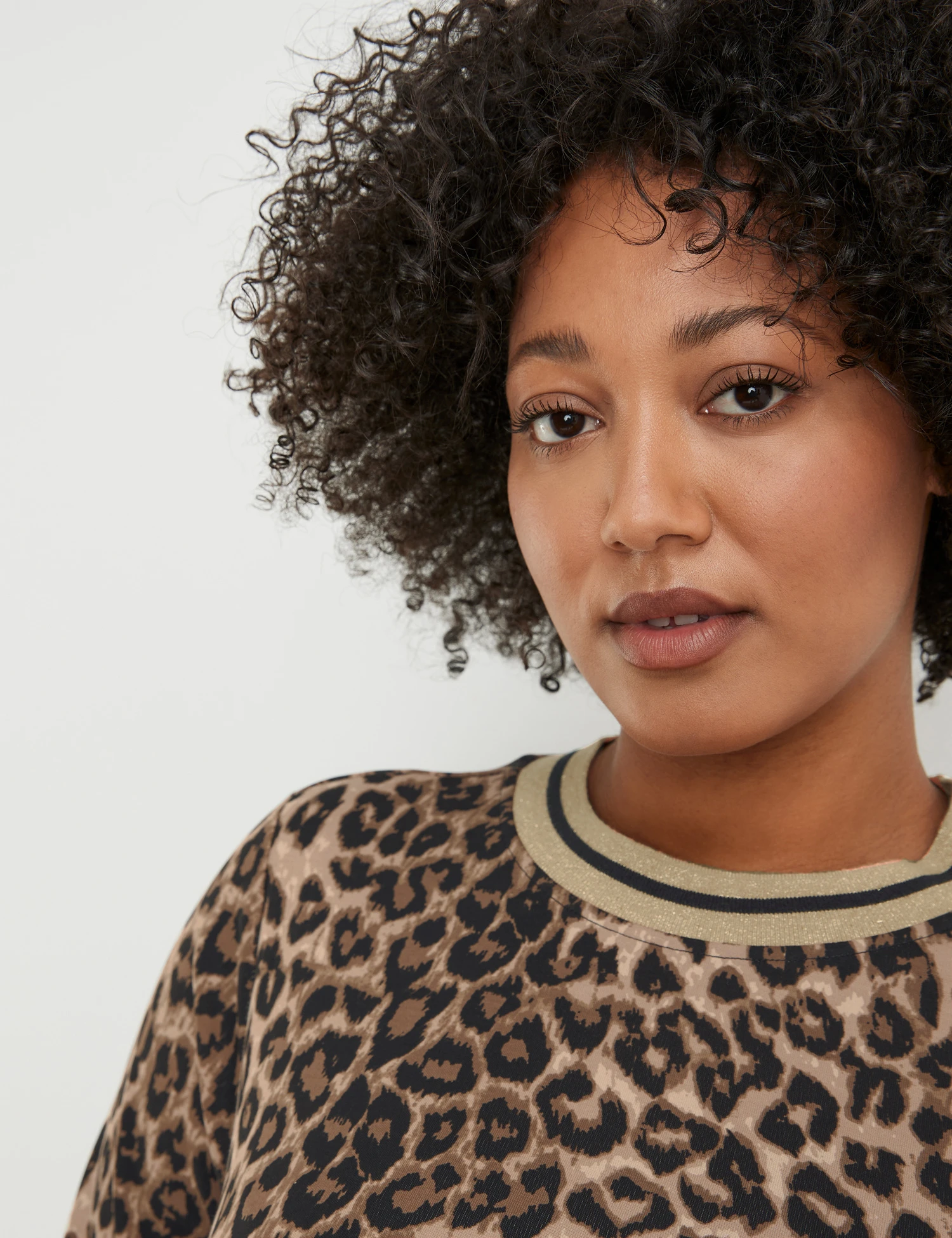 Shirtkleid Mit Animal-Print 4 Shirtkleid Mit Animal-Print – Bild 4