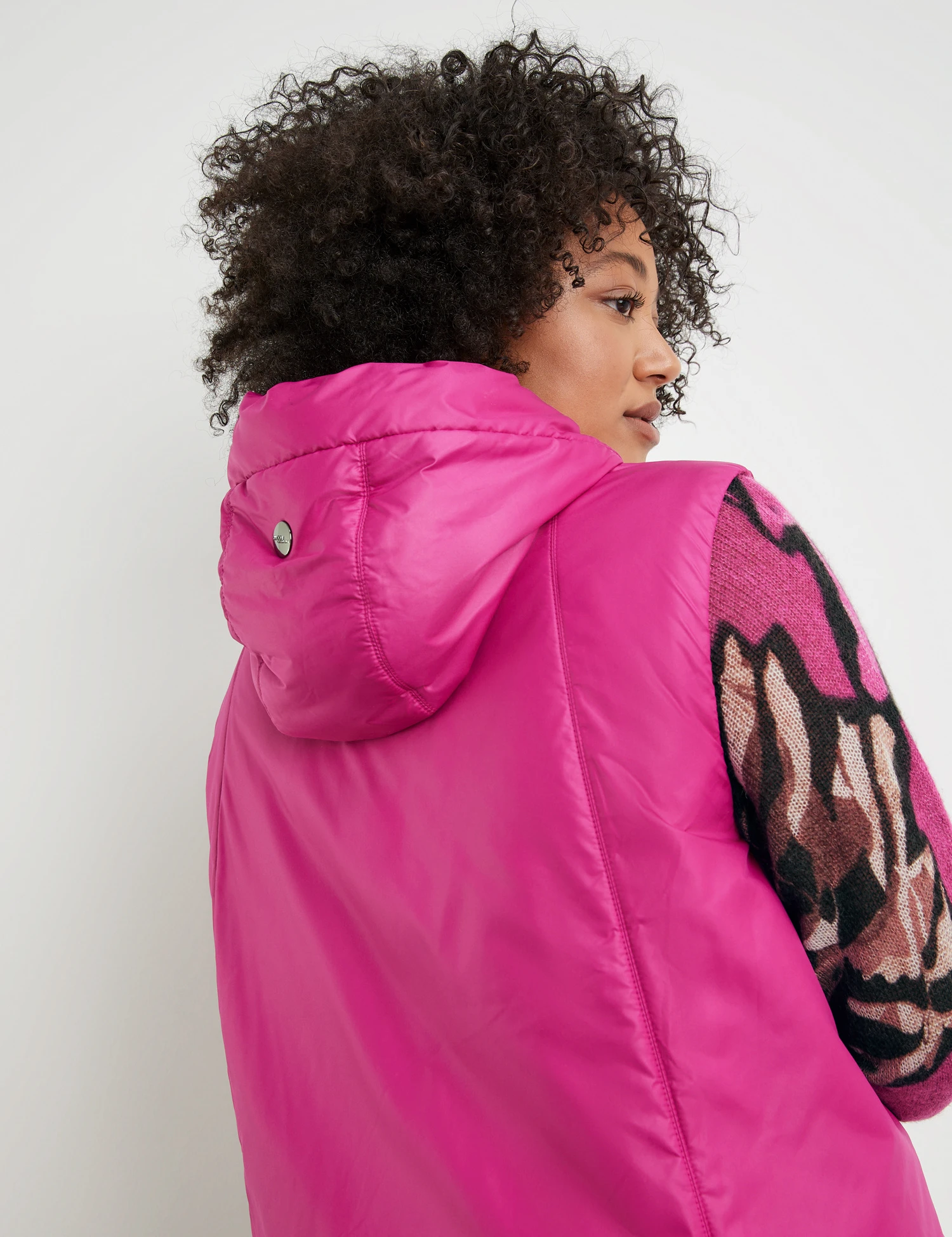 Steppweste Mit Kapuze 6 Steppweste Mit Kapuze – Bild 6