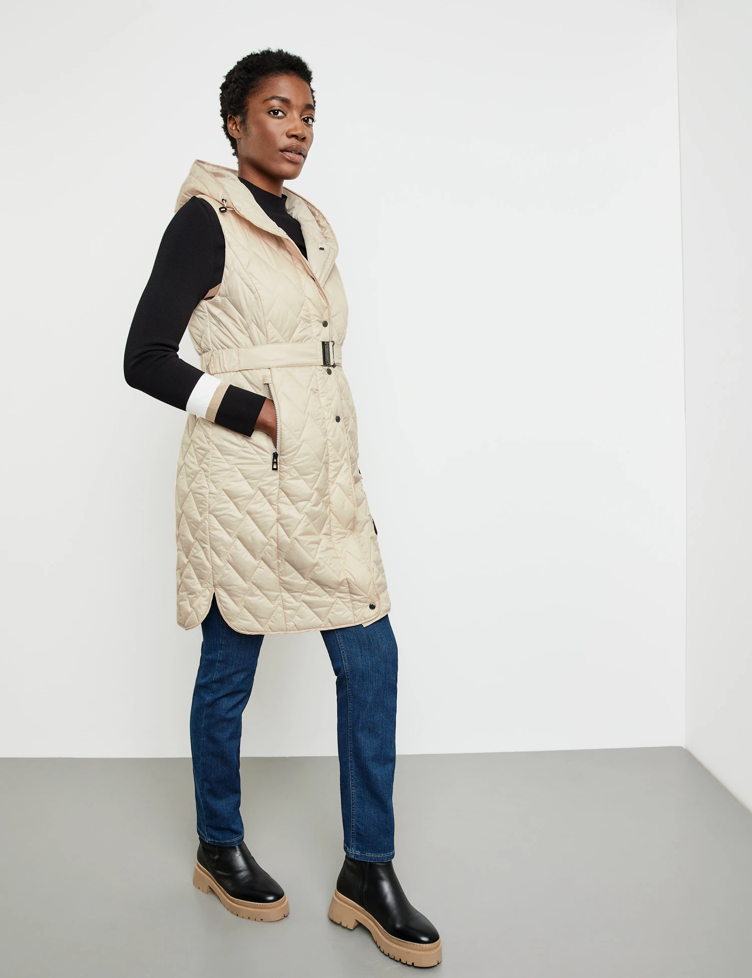 Gerry Weber Steppweste Mit Taillengürtel Und Kapuze 5 Gerry Weber Steppweste Mit Taillengürtel Und Kapuze – Bild 5