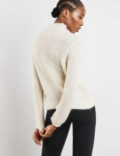 Gerry Weber Strickpullover Mit Stehkragen Und Zopfmuster -Gerry Stil Geschaft strickpullover mit stehkragen und zopfmuster 104